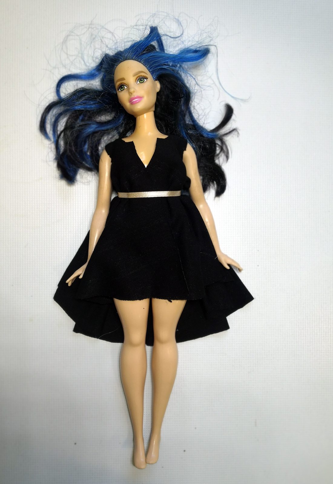 No-sew high-low dress on a curvy doll, short in the front and long in the back